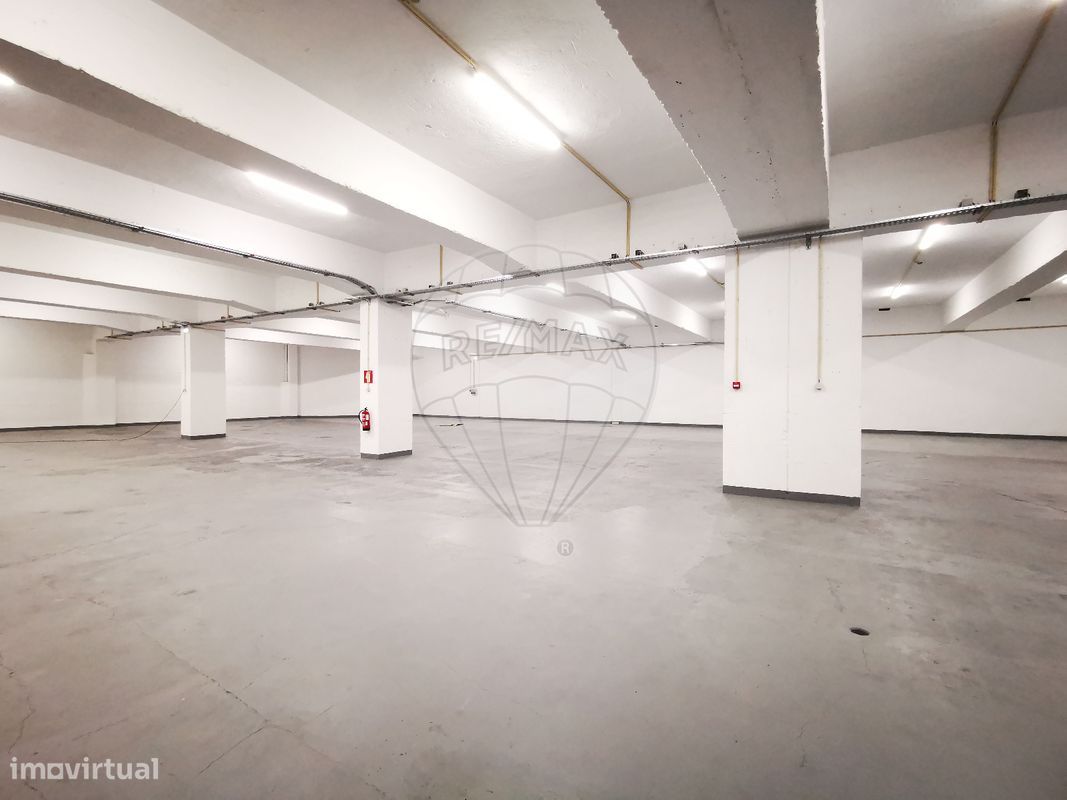 1265m² Warehouse in Loures, Portugal No. 85570