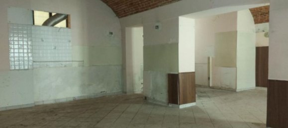 100m² Commercial property in Chivasso, Italy No. 381701 9