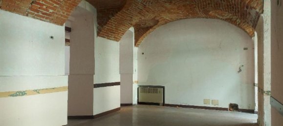 100m² Commercial property in Chivasso, Italy No. 381701 3