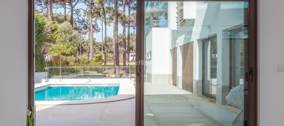 4 bedrooms Villa in Almada, Portugal No. 98422 16