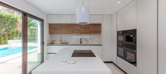 4 bedrooms Villa in Almada, Portugal No. 98422 11