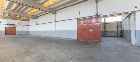 960m² Warehouse in Castello d'Argile, Italy No. 259466 2