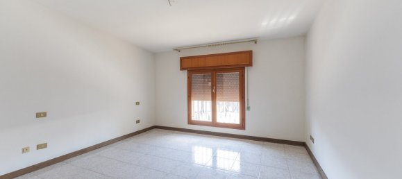 960m² Warehouse in Castello d'Argile, Italy No. 259466 5