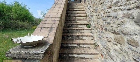 7 bedrooms House in Montone, Italy No. 582 5