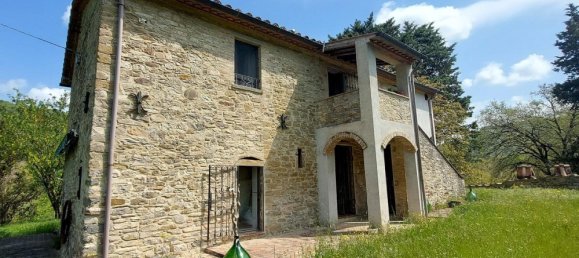 7 bedrooms House in Montone, Italy No. 582 6