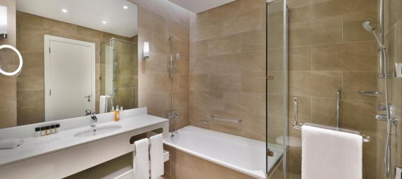 46451m² Building in Dubai, UAE No. 8931 3