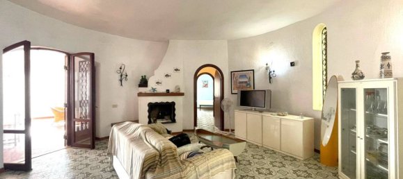 5 bedrooms Villa in Terracina, Italy No. 53517 18