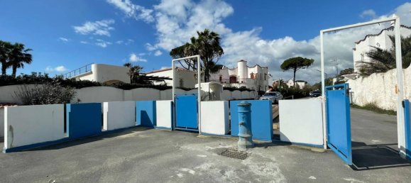 5 bedrooms Villa in Terracina, Italy No. 53517 10