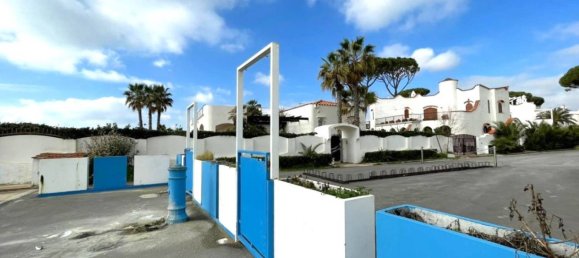 5 bedrooms Villa in Terracina, Italy No. 53517 9