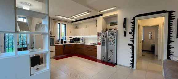 Villa de 4 divisões em Modena, Italy N.º 152491 6