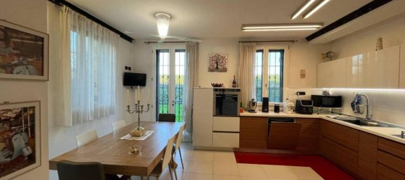 Villa de 4 divisões em Modena, Italy N.º 152491 10