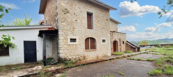 1610m² Warehouse in Oricola, Italy No. 124171 3