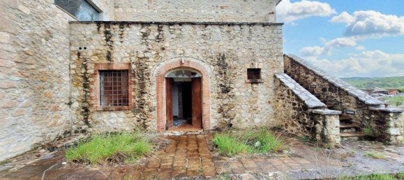 1610m² Warehouse in Oricola, Italy No. 124171 2