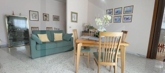 3-salle Appartement à Andria, Italy No. 13141 4