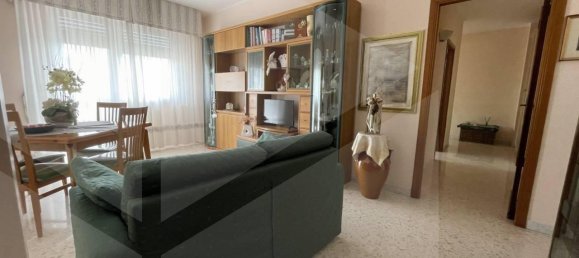 3-salle Appartement à Andria, Italy No. 13141 3