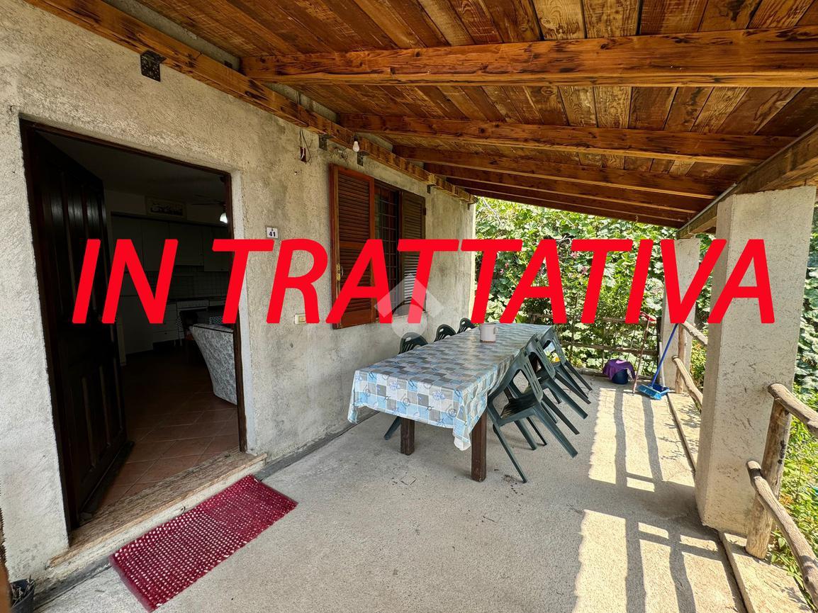 Casa de 4 habitaciónes en Longobardi, Italy No. 22196