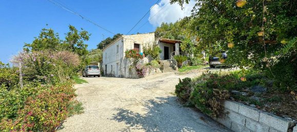 Casa de 4 habitaciónes en Longobardi, Italy No. 22196 37