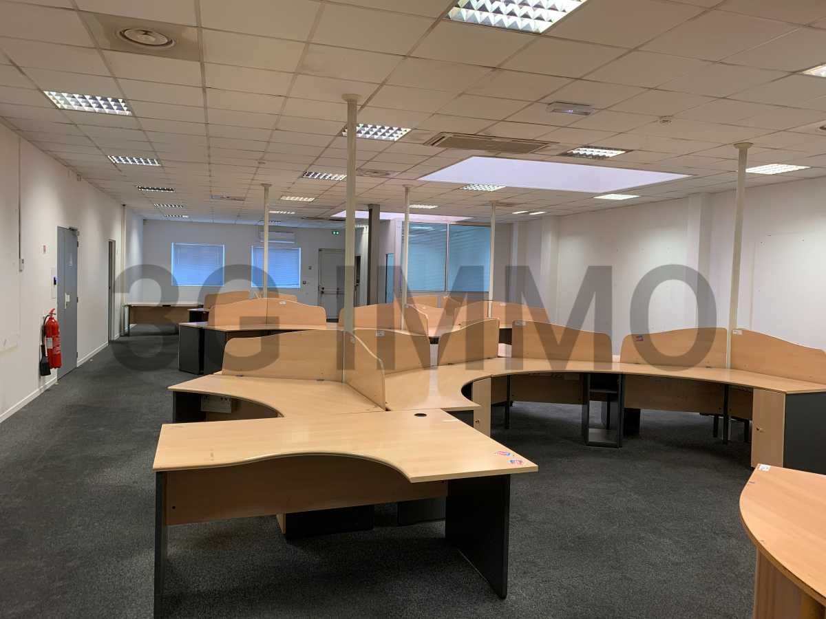 Gewerbliche Immobilie in Montamise, France 2129m², Nr. 192834