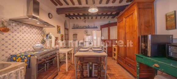 Villa de 6 dormitorios en Vicopisano, Italy No. 271306 50