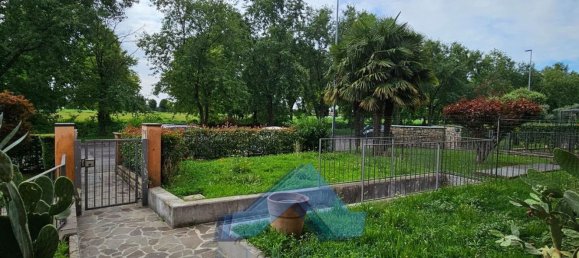 4-salle Appartement à Montello, Italy No. 316105 18