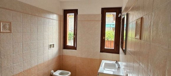 4-salle Appartement à Montello, Italy No. 316105 13
