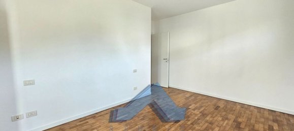 4-salle Appartement à Montello, Italy No. 316105 10