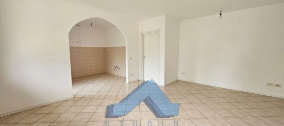 4-salle Appartement à Montello, Italy No. 316105 4