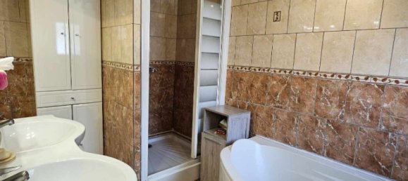 4 Schlafzimmer Haus in Avesnelles, France, Nr. 74043 8