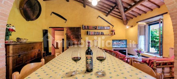 Casa de 20 dormitorios en Monteroni d'Arbia, Italy No. 211947 11