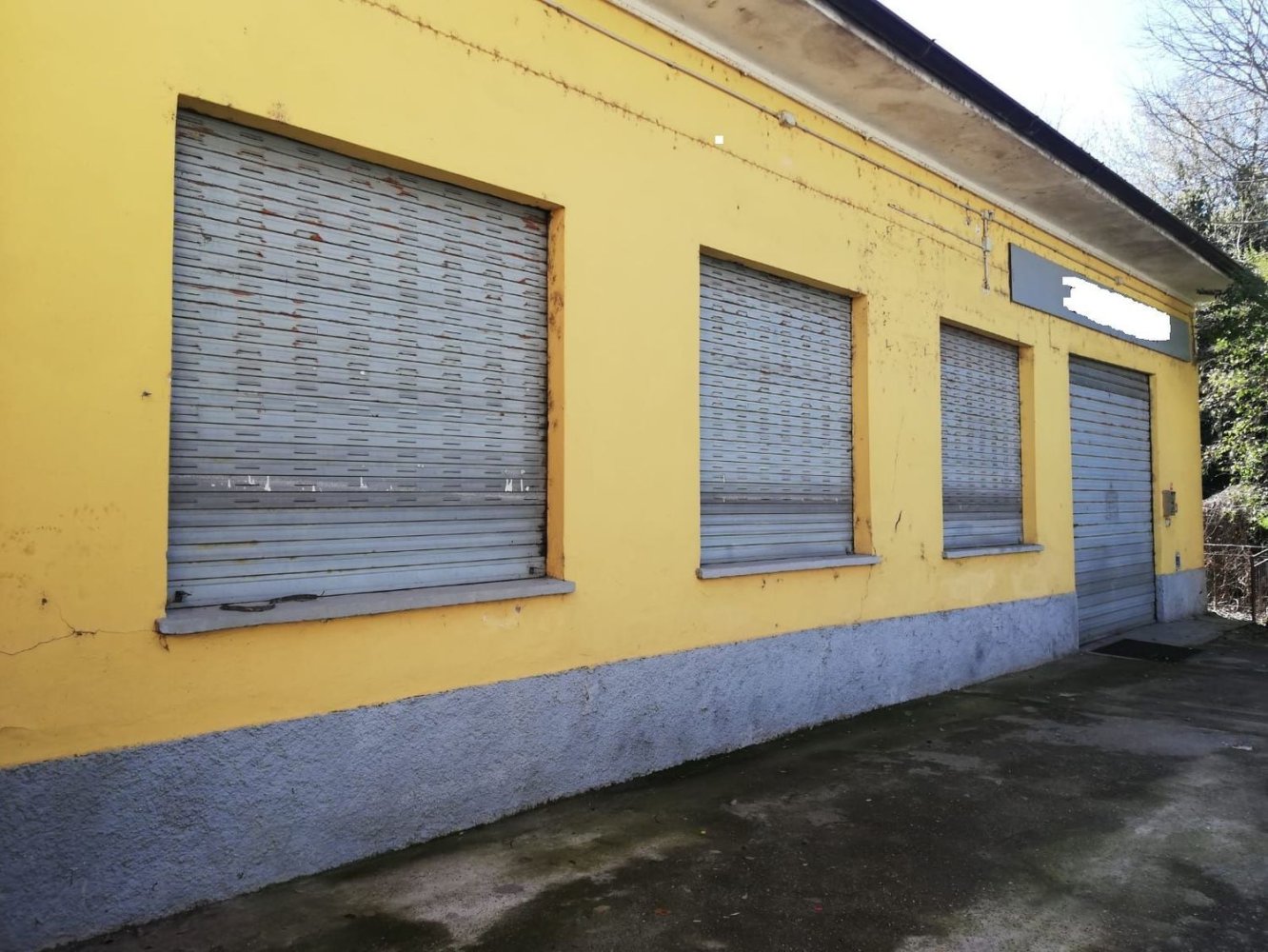 220m² Warehouse in Pavia, Italy No. 364875