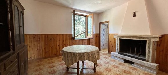 4 bedrooms Castles in Alvito, Italy No. 55564 14