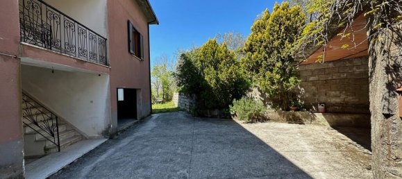 4 bedrooms Castles in Alvito, Italy No. 55564 11