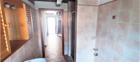 Дом с 3 комнатами в Квинчинетто, Италия № 207221 18