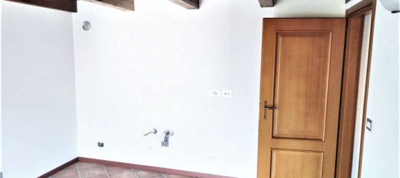 Дом с 3 комнатами в Квинчинетто, Италия № 207221 9