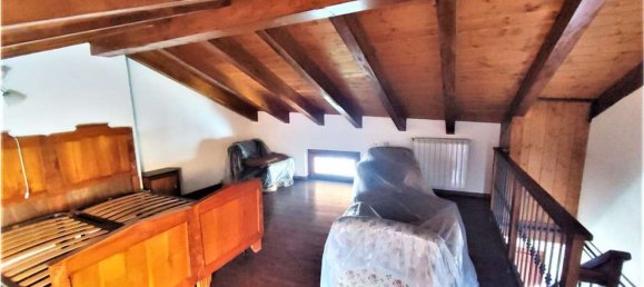 Дом с 3 комнатами в Квинчинетто, Италия № 207221 21