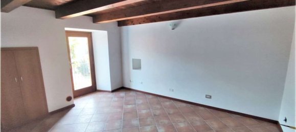 Дом с 3 комнатами в Квинчинетто, Италия № 207221 10