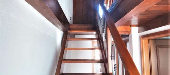 Дом с 3 комнатами в Квинчинетто, Италия № 207221 20