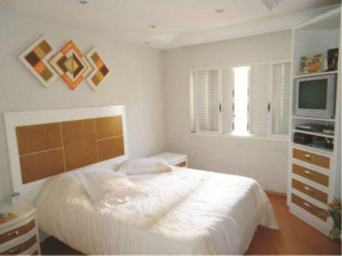 4 bedrooms House in Curitiba, Brazil No. 483156