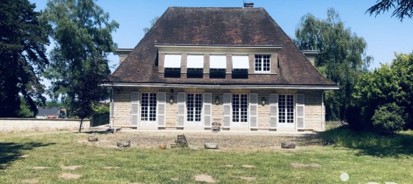 5 bedrooms House in Cuts, France No. 222204 2