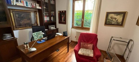 9 غرف نوم فيلا في Merone, Italy رقم 329083 16