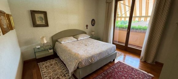 9 غرف نوم فيلا في Merone, Italy رقم 329083 11