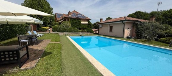 9 غرف نوم فيلا في Merone, Italy رقم 329083 25