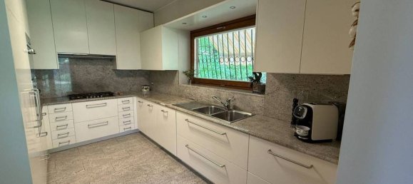 9 غرف نوم فيلا في Merone, Italy رقم 329083 8