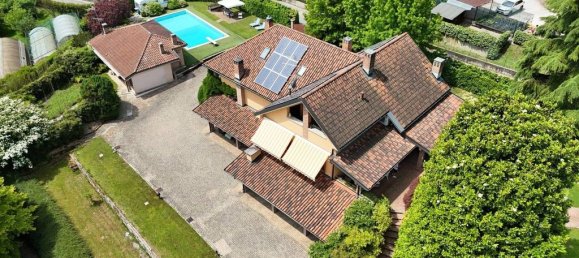 9 غرف نوم فيلا في Merone, Italy رقم 329083 2