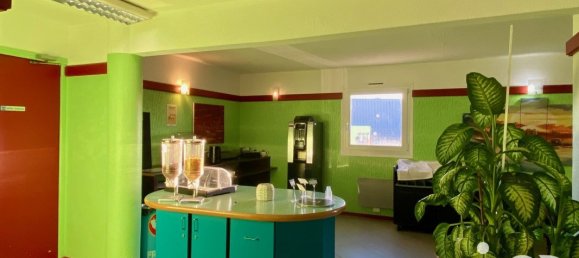 Отель, гостиница 846м² в Фе, Франция № 56598 10