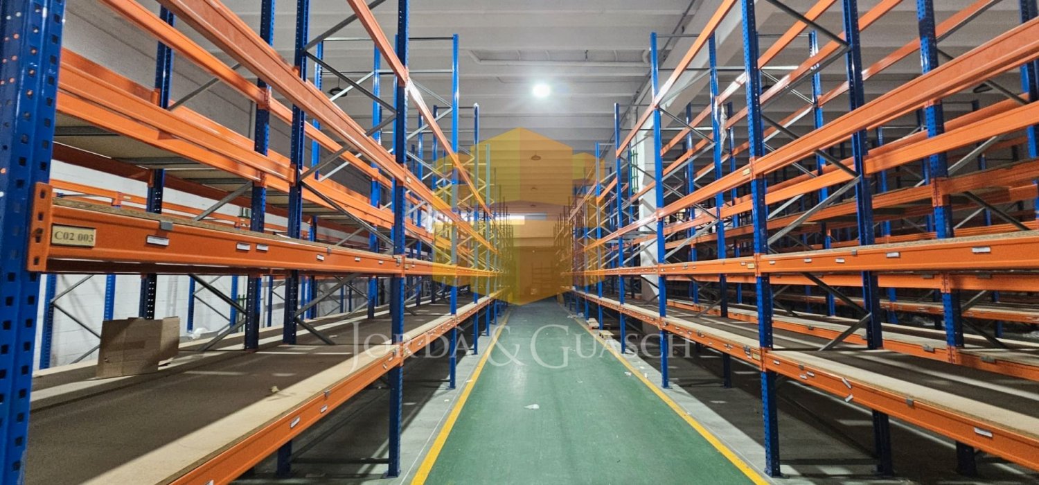 2278m² Warehouse in La Palma de Cervello, Spain No. 121072