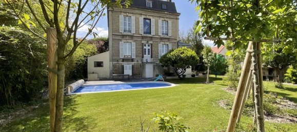 6 bedrooms House in Troyes, France No. 213766 2