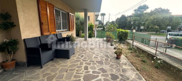 4 bedrooms Villa in Dalmine, Italy No. 259888 6