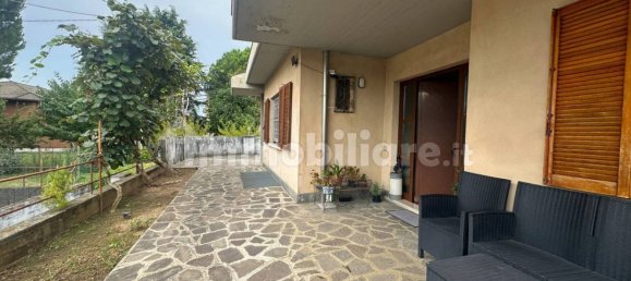 4 bedrooms Villa in Dalmine, Italy No. 259888 7