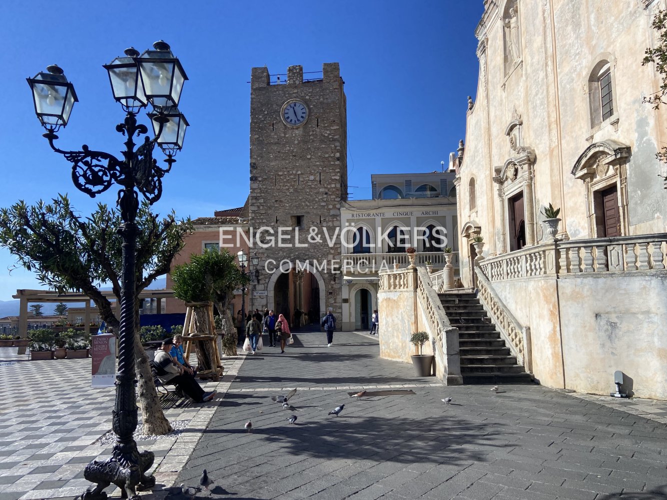 Propriété commerciale à Taormina, Italy No. 128411